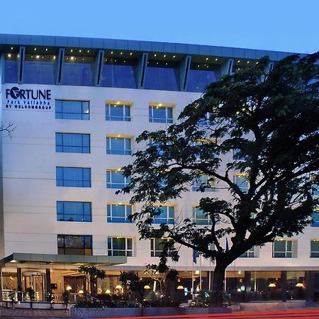 Fortune Park Vallabha - Member Itc Hotel Group, Хидерабад Екстериор снимка